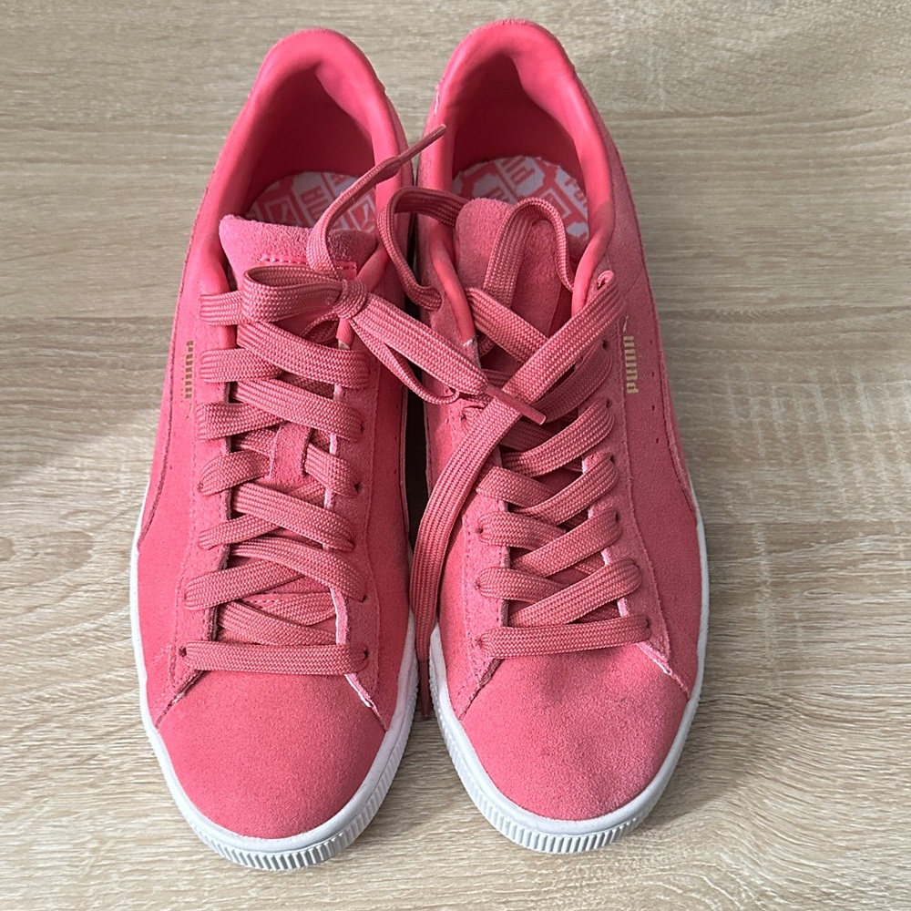 Puma Women's Pink Sneakers